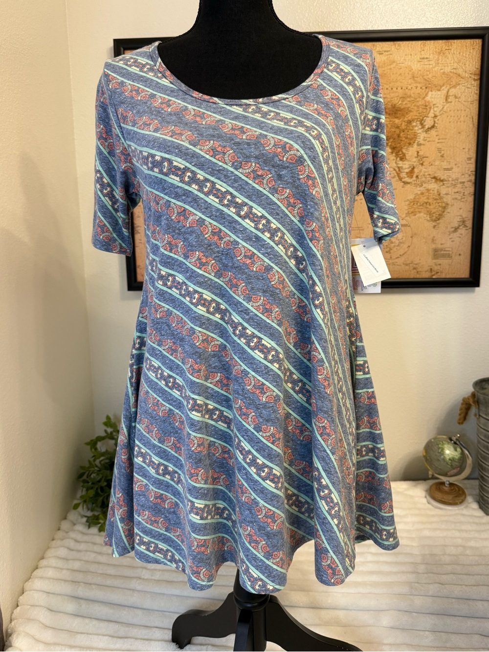 Lularoe floral Perfect T tee shirt size XS